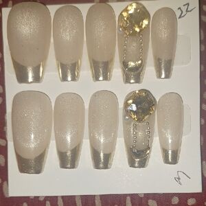 Elegant Silver and Cream Press-On Nails